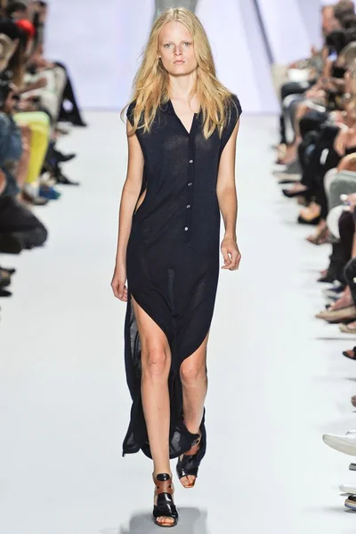 Look 12